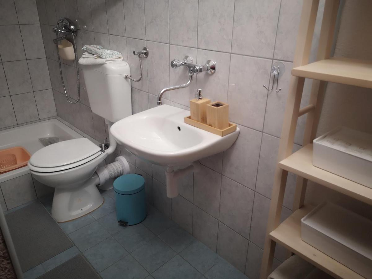 Holiday Home Betty Jesenice  Eksteriør billede